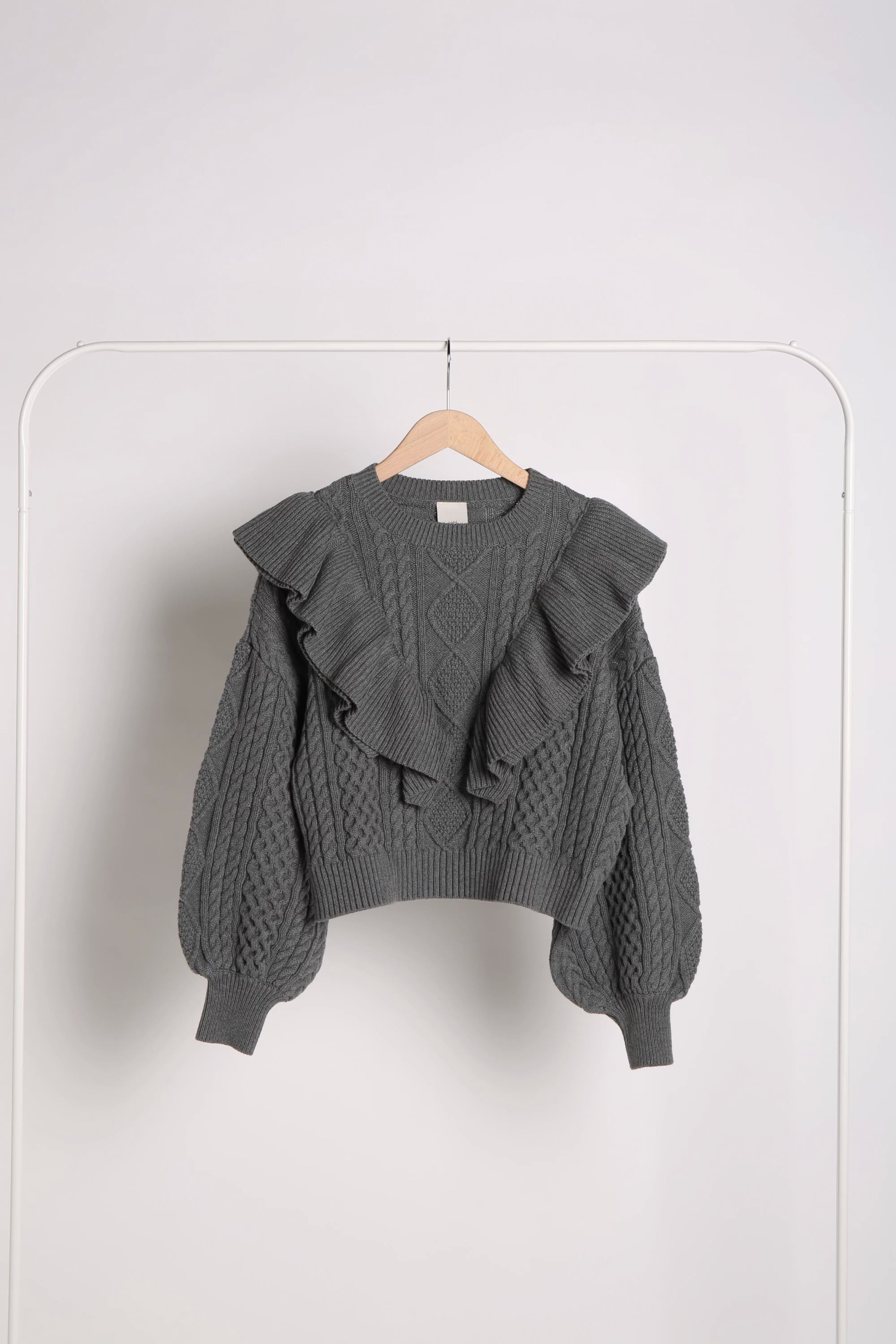FRILL CABLE KNIT