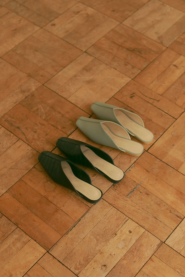 ECO LEATHER SQUARE SLIPPERS