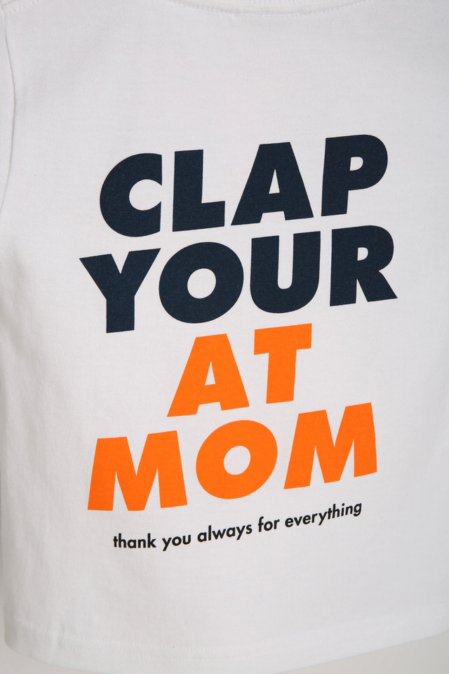 CLAP YOUR AT MOM KIDS T